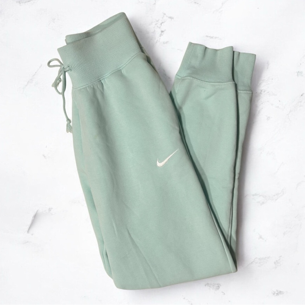 Nike Older Kids/Juniors Mint Green Joggers White Nike Swoosh & Pockets size XS/S